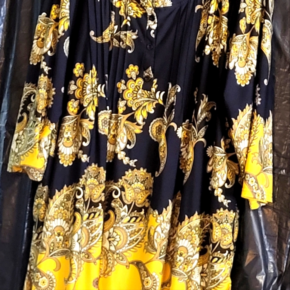 White Mark, 3XL, Multi Black/Yellow Paisley Sunflower, new, no tags